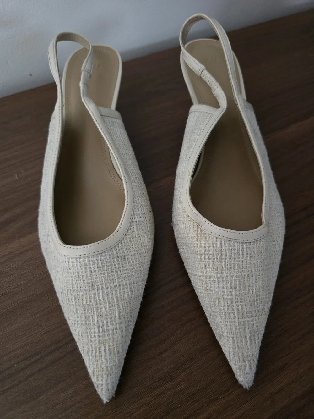 H&M Cream Textured Pointed Slingback Flats